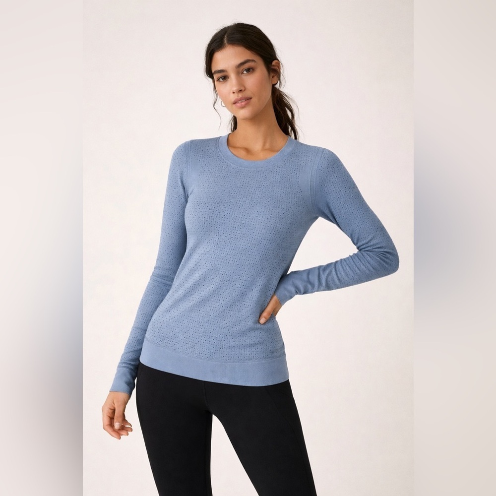 Lululemon Blue Seamless Vent Long Sleeve Athletic Top Size 2